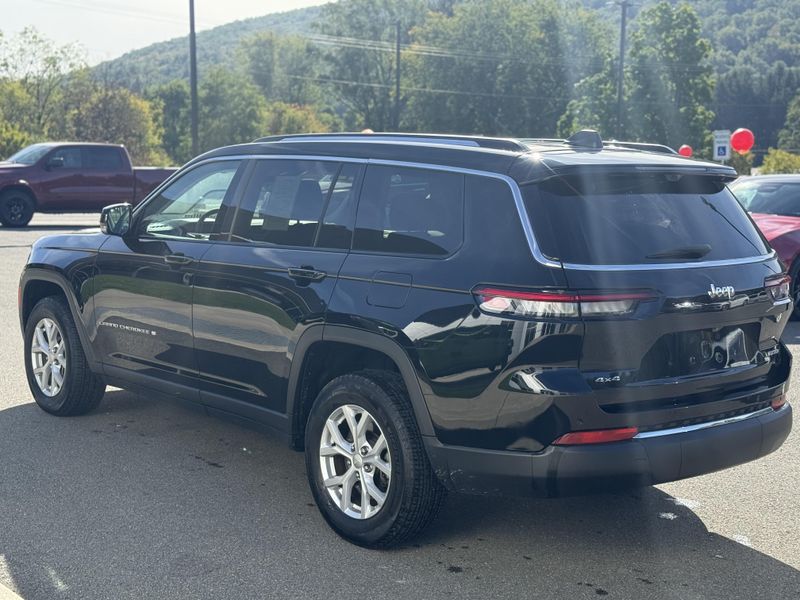2023 Jeep Grand Cherokee Limited photo 4