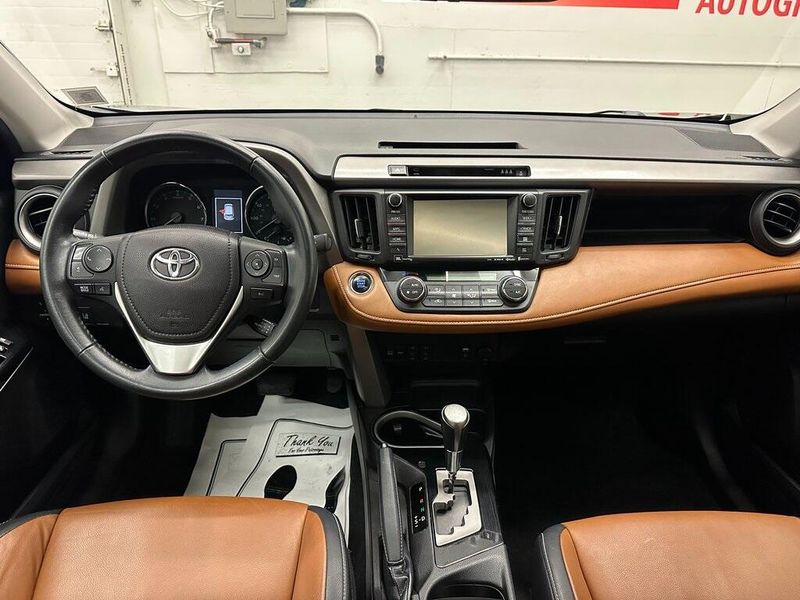 2018 Toyota RAV4 LimitedImage 28