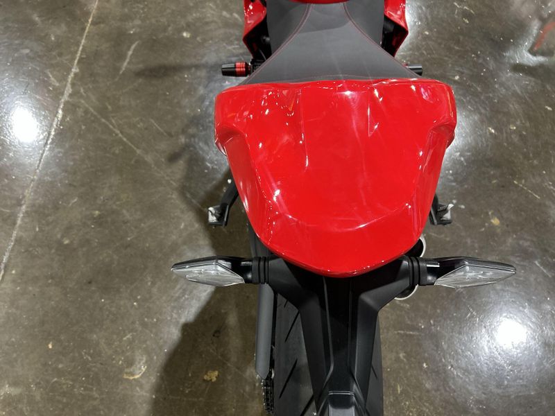 Used 2024 Ducati SUPERSPORT 950 Image 16