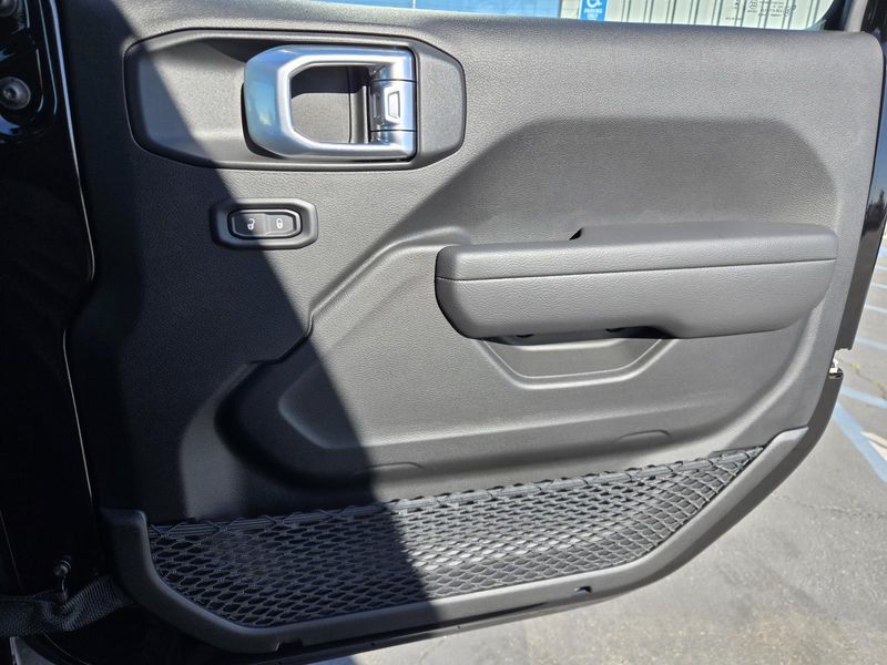New 2026 Jeep Wrangler 4-door Rubicon