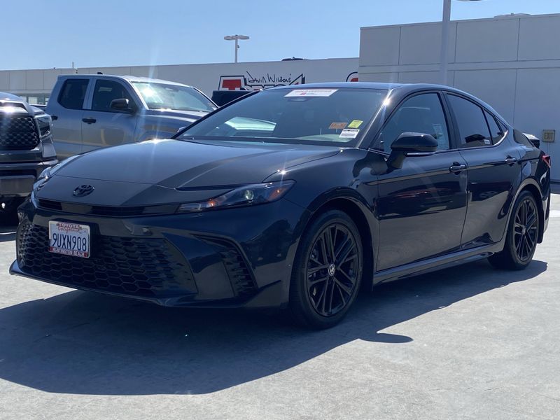 Used 2025 Toyota Camry SEImage 6