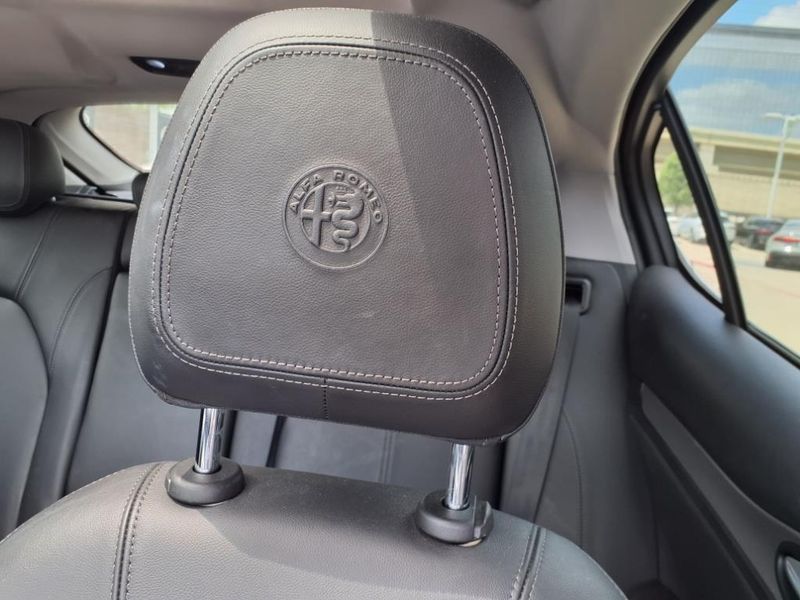 2018 Alfa Romeo Stelvio TiImage 18