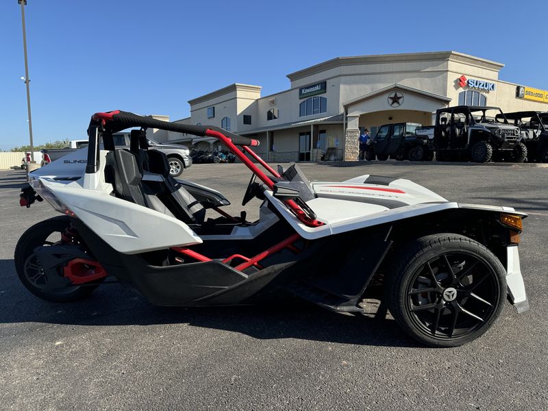 2016 Polaris SLINGSHOT SL LE WHITE PEARLImage 2