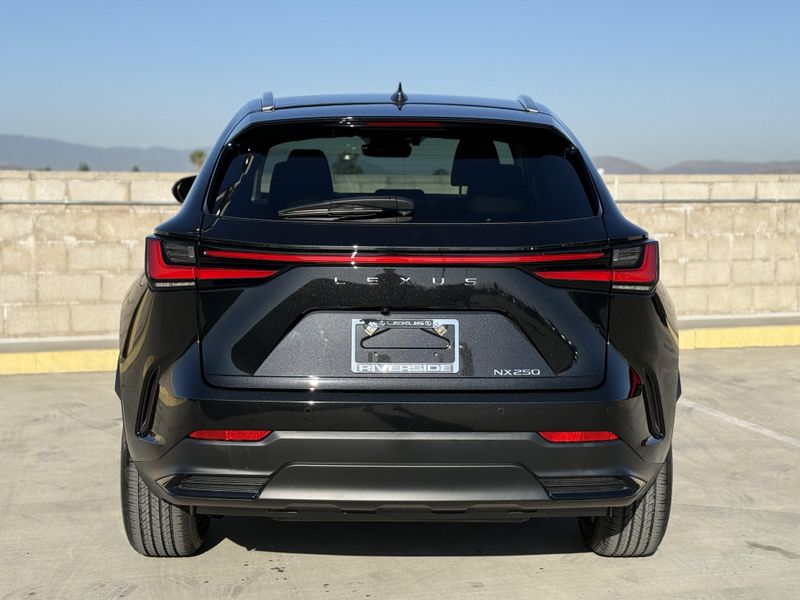 2025 Lexus NX 250Image 11