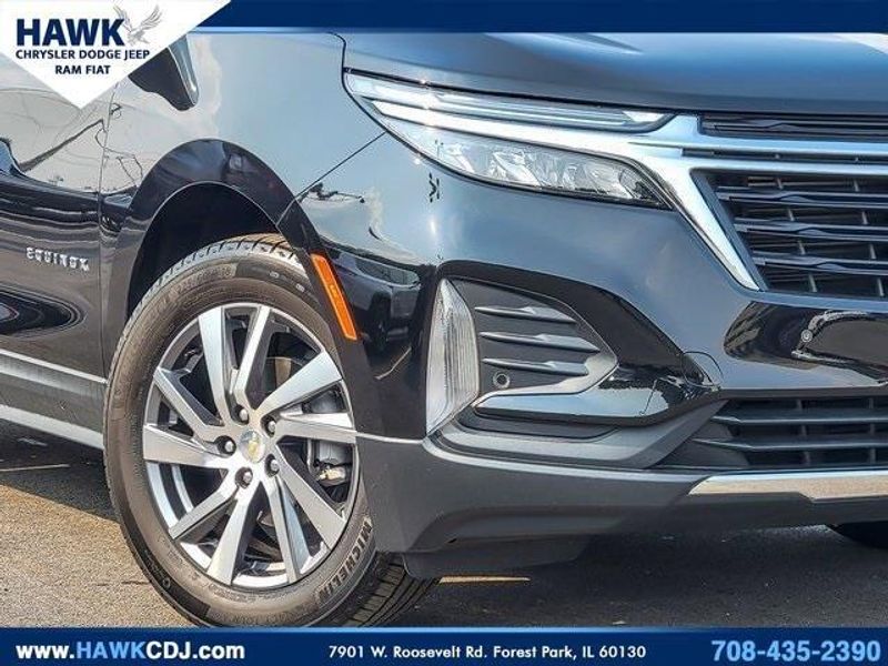 2022 Chevrolet Equinox LT photo 3