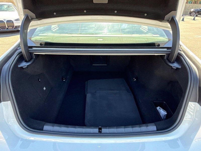 Used 2026 BMW 7 Series 750e xDriveImage 15