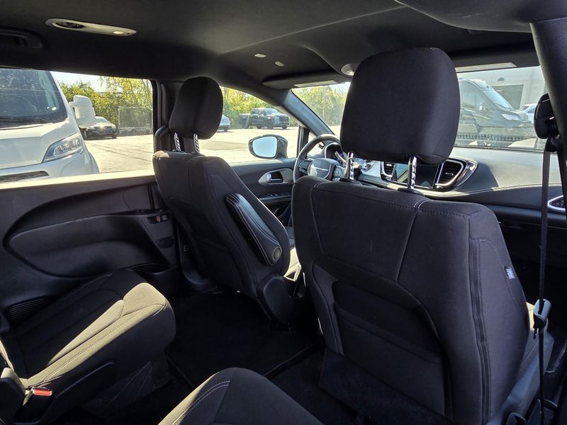 Used 2024 Chrysler Pacifica Touring