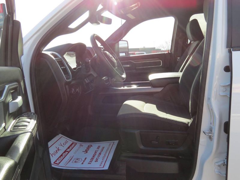 Used 2023 RAM 2500 Big Horn 4x4 4dr Crew Cab 6.3 ft. SB PickupImage 11