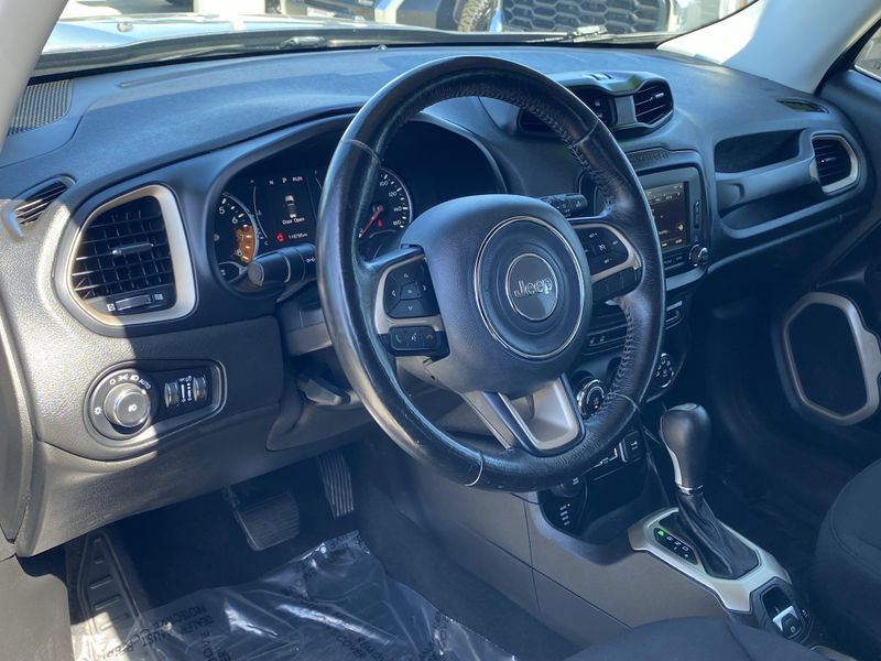 Used 2016 Jeep Renegade LatitudeImage 15