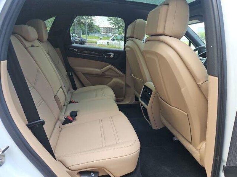 Used 2023 Porsche Cayenne Platinum Edition