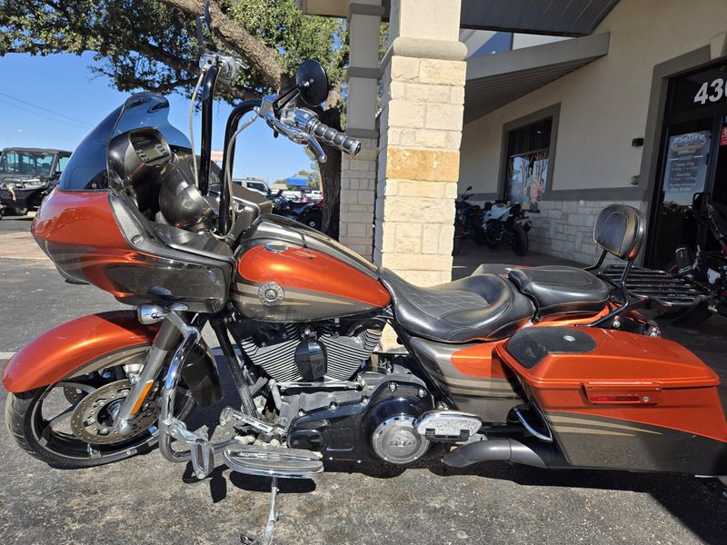 USED 2013 HARLEY ROAD GLIDE CVO  CUSTOM Image 4