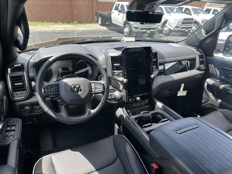 2025 RAM 1500 Limited Crew Cab 4x4 5