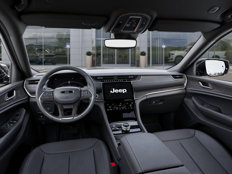 New 2025 Jeep Grand Cherokee Limited 4x4Image 46