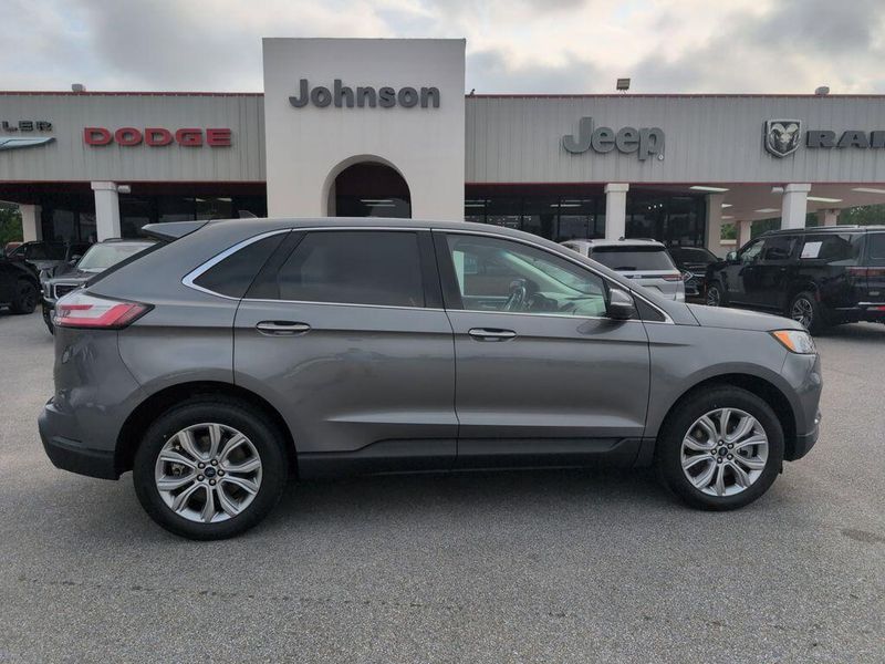 2022 Ford Edge TitaniumImage 8