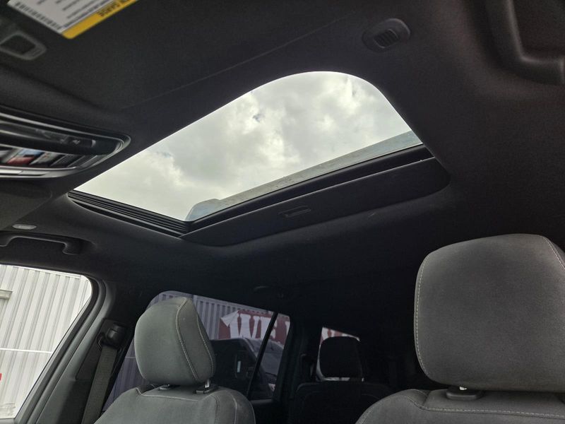 Used 2024 Jeep Grand Cherokee L Laredo X 4x2