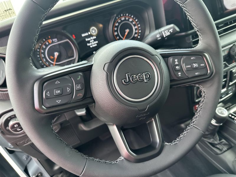 New 2025 Jeep Gladiator Rubicon X 4x4Image 24