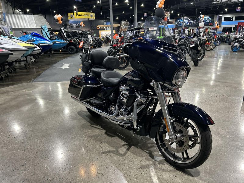 Used 2019 Harley-Davidson STREET GLIDE Image 10