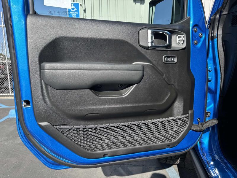 New 2026 Jeep Gladiator Mojave 4x4