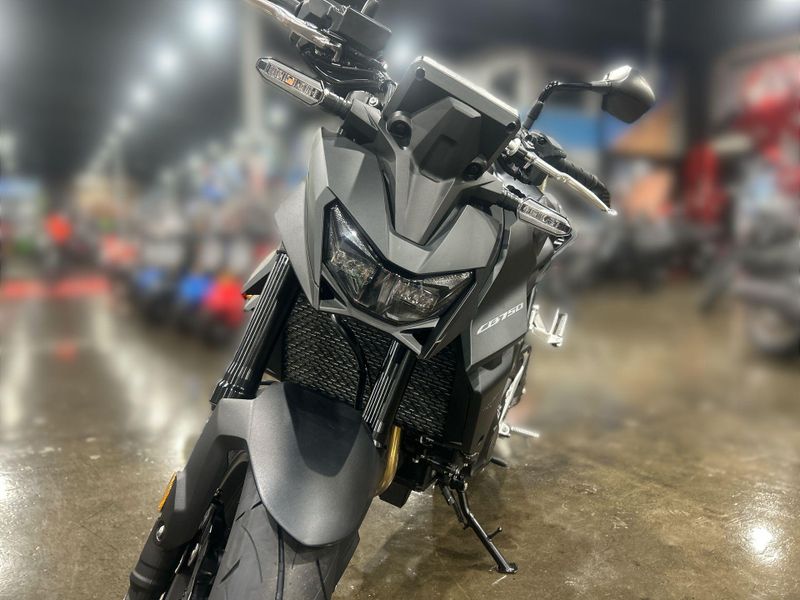 New 2025 Honda CB750 HORNET Image 24