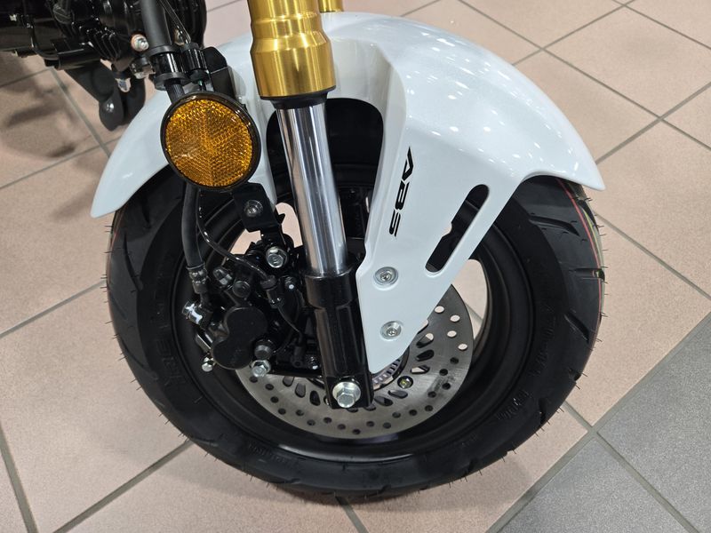 2025 Honda GROM ABS PEARL WHITEImage 10