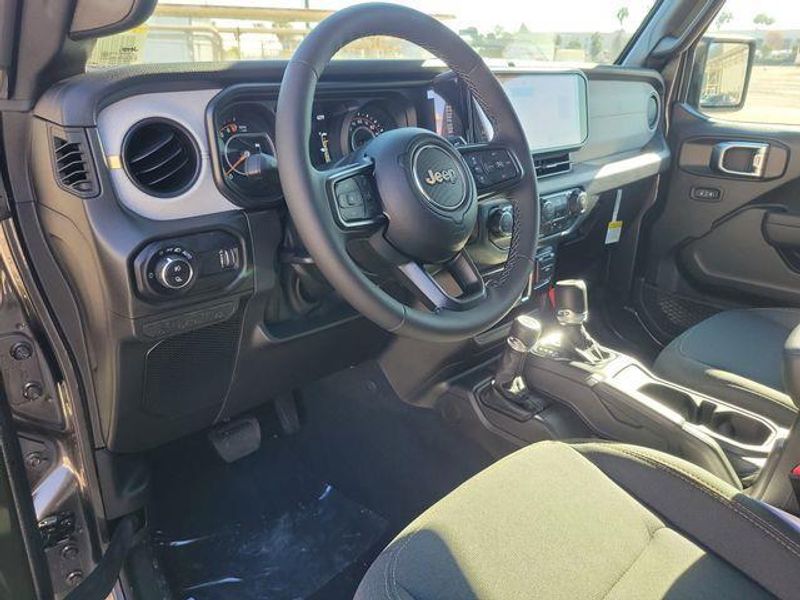 New 2026 Jeep Gladiator Sport S 4x4