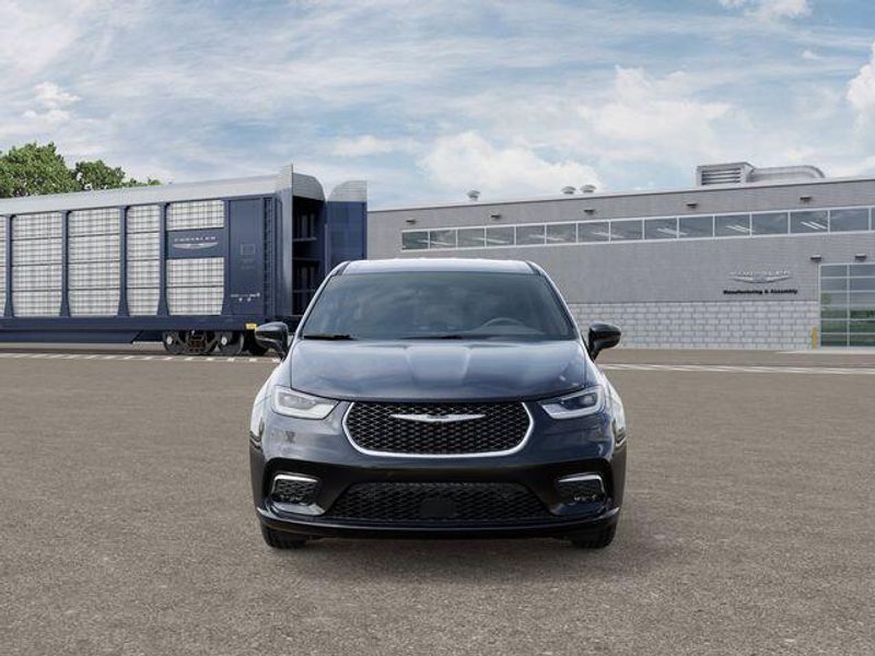 New 2026 Chrysler Pacifica SelectImage 6