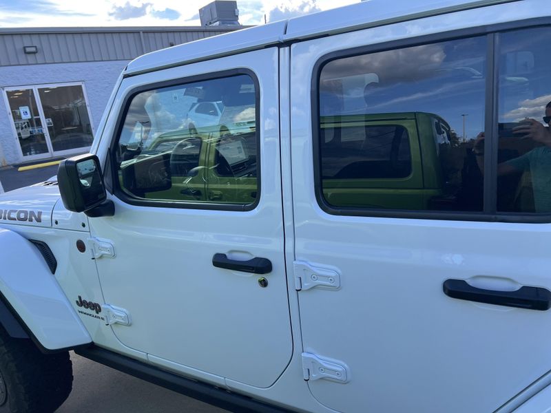 New 2025 Jeep Wrangler 4-door Rubicon XImage 12