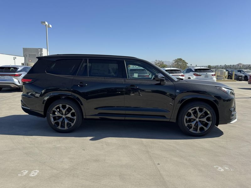 New 2026 Lexus TX 500h F SPORT Performance PremiumImage 10