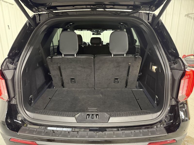 Used 2025 Ford Explorer ST-LineImage 9