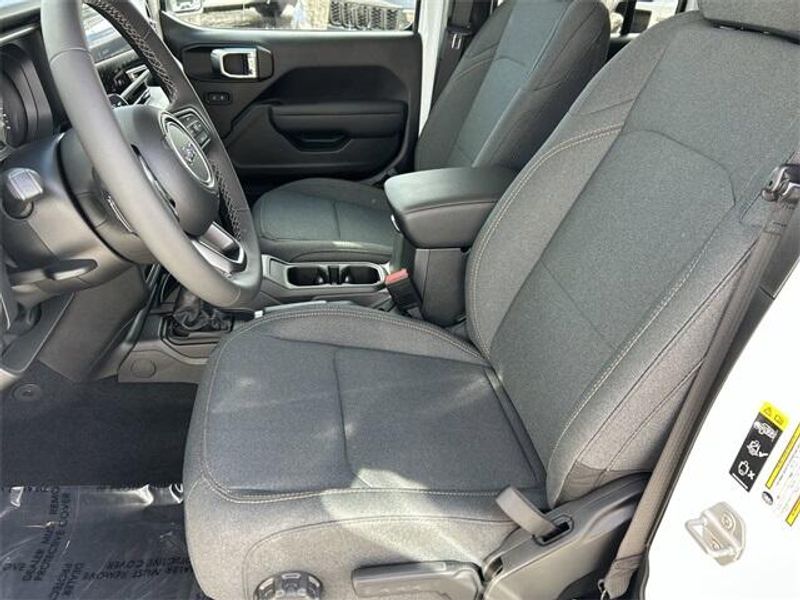 New 2026 Jeep Wrangler 4-door Sport SImage 16