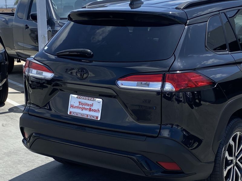 2023 Toyota Corolla Cross Hybrid SEImage 5