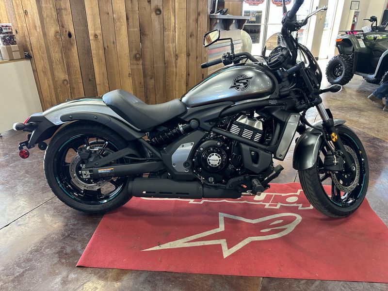 2025 Kawasaki VULCAN S CAFE ABS  METALLIC MOONDUST GRAY AND METALLIC SPARK BLACKImage 4