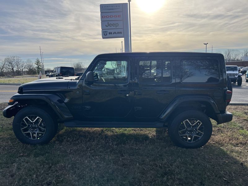 New 2026 Jeep Wrangler 4-door SaharaImage 8