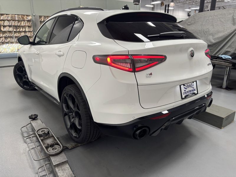 New 2025 Alfa Romeo Stelvio AwdImage 9