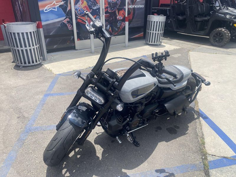 Used 2024 Harley-Davidson Sportster Image 20
