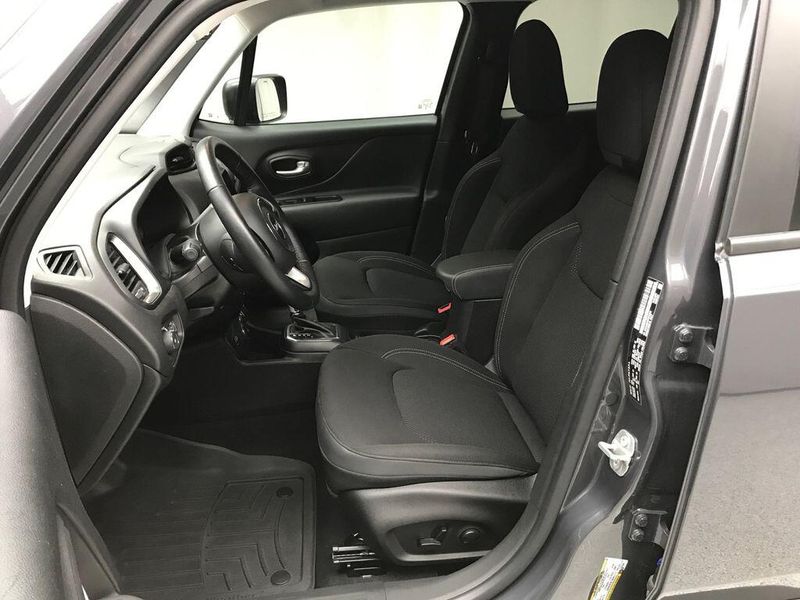 Used 2023 Jeep Renegade LatitudeImage 6