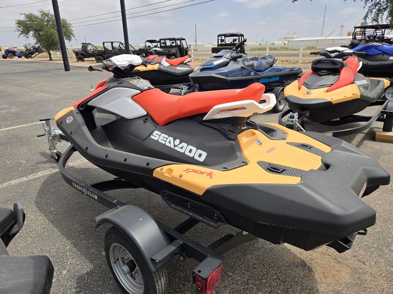 2025 SEADOO SPARK FOR 3 SUNRISE ORANGE AND DRAGON RED Image 5