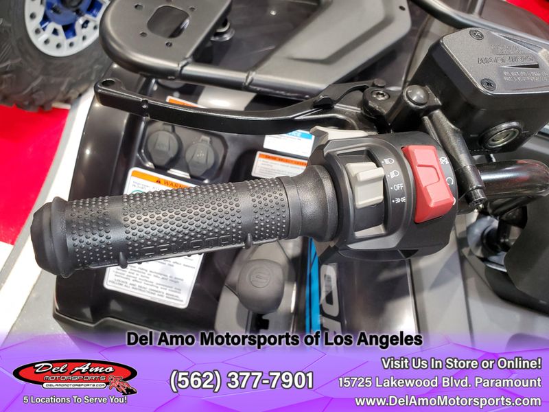 2024 CFMOTO CF400AU-6S  in a JET BLACK exterior color. Del Amo Motorsports of Los Angeles (562) 262-9181 delamomotorsports.com 