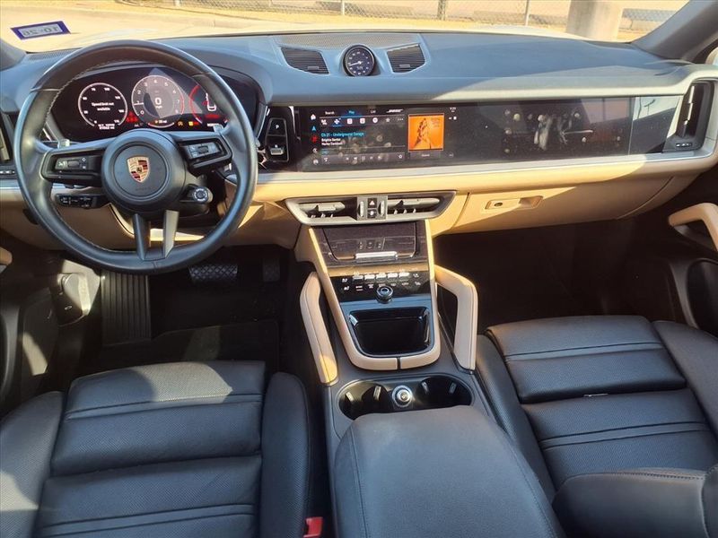 Used 2024 Porsche Cayenne Coupe BaseImage 12