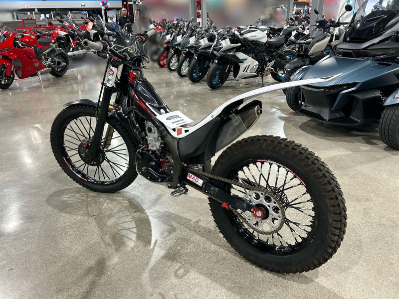 Used 2018 Honda COTA 300RR Image 12
