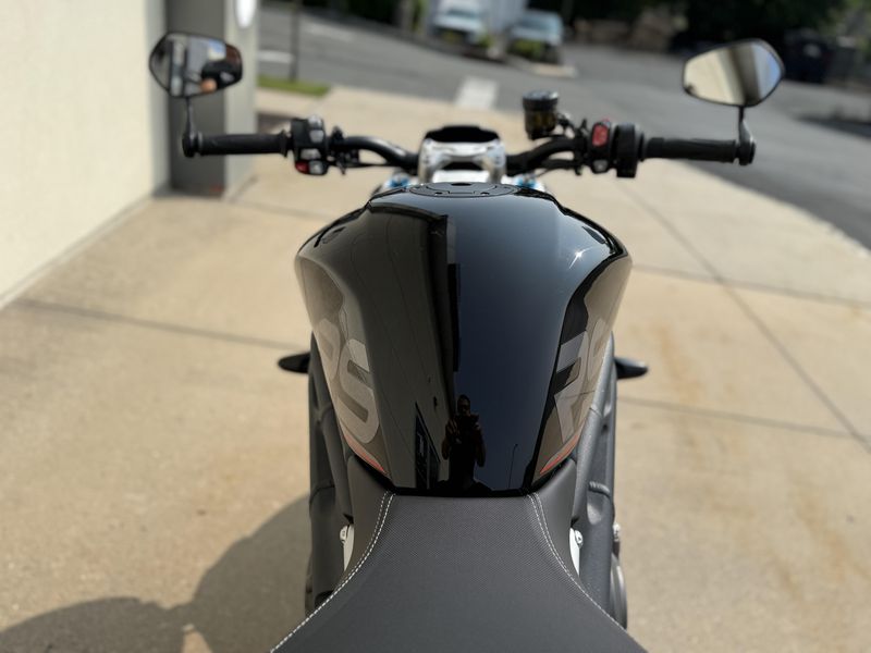 2024 Triumph Speed Triple 1200 RSImage 6