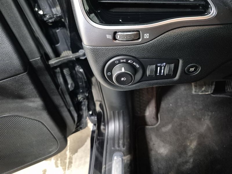 2019 Jeep Cherokee LimitedImage 25