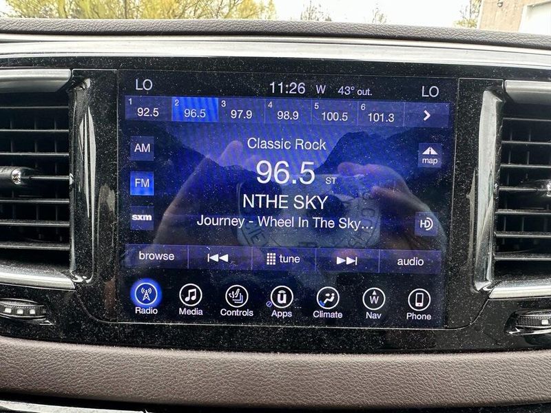 2017 Chrysler Pacifica Touring L PlusImage 6