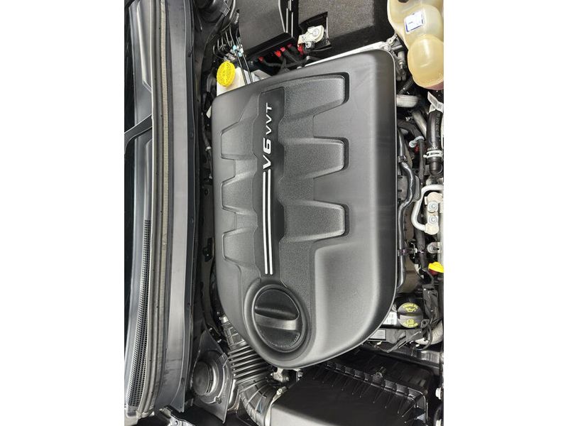Used 2022 Jeep Cherokee Latitude LuxImage 19