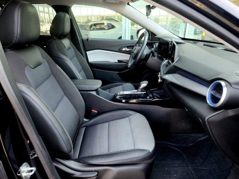 Used 2024 Chevrolet Trax LT