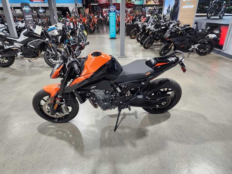 Used 2022 KTM 890 DUKE Image 5