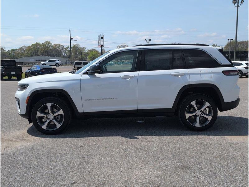 New 2026 Jeep Grand Cherokee Limited 4x4Image 2