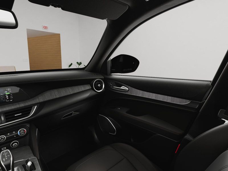 New 2025 Alfa Romeo Stelvio AwdImage 30