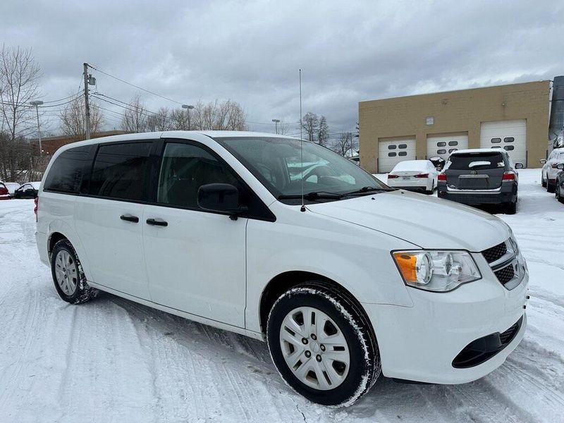 2019 Dodge Grand Caravan SEImage 1