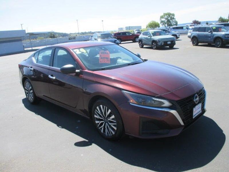 Used 2024 Nissan Altima 2.5 SVImage 5